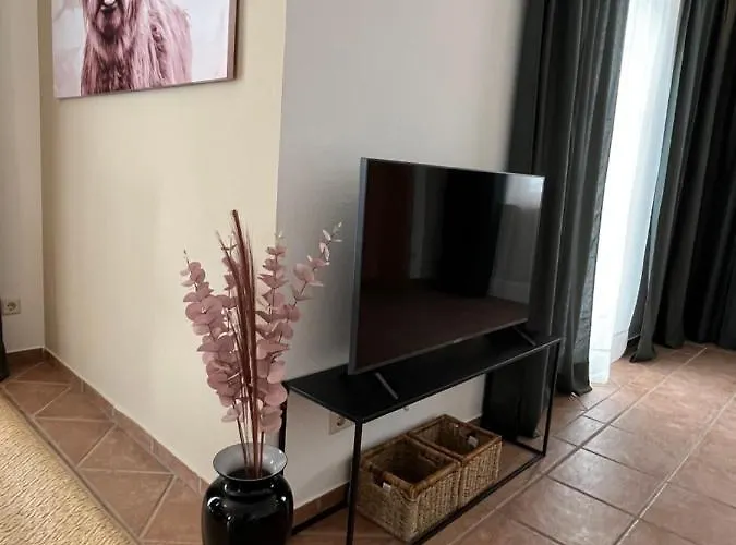 Broschek Apartment *